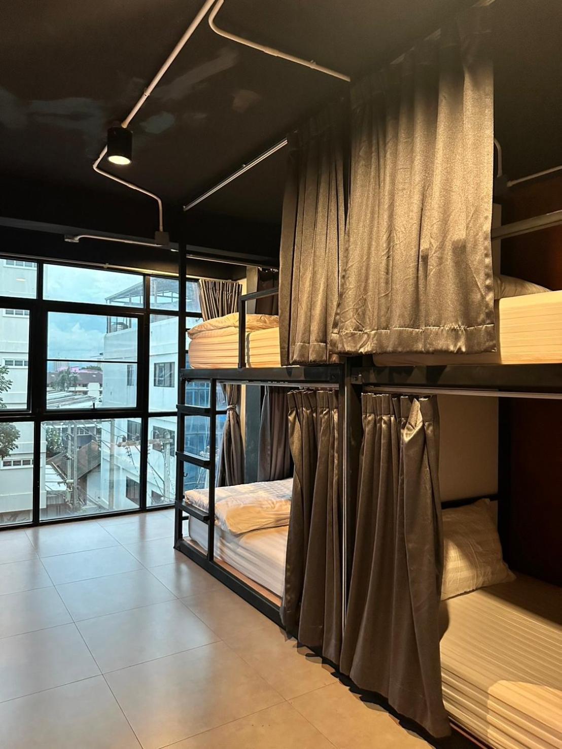 New Warm Light Hostel Chiang Mai Exterior foto